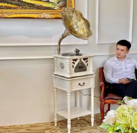 may-phat-nhac-don-gian-sang-trong-sang-bung-phong-khach